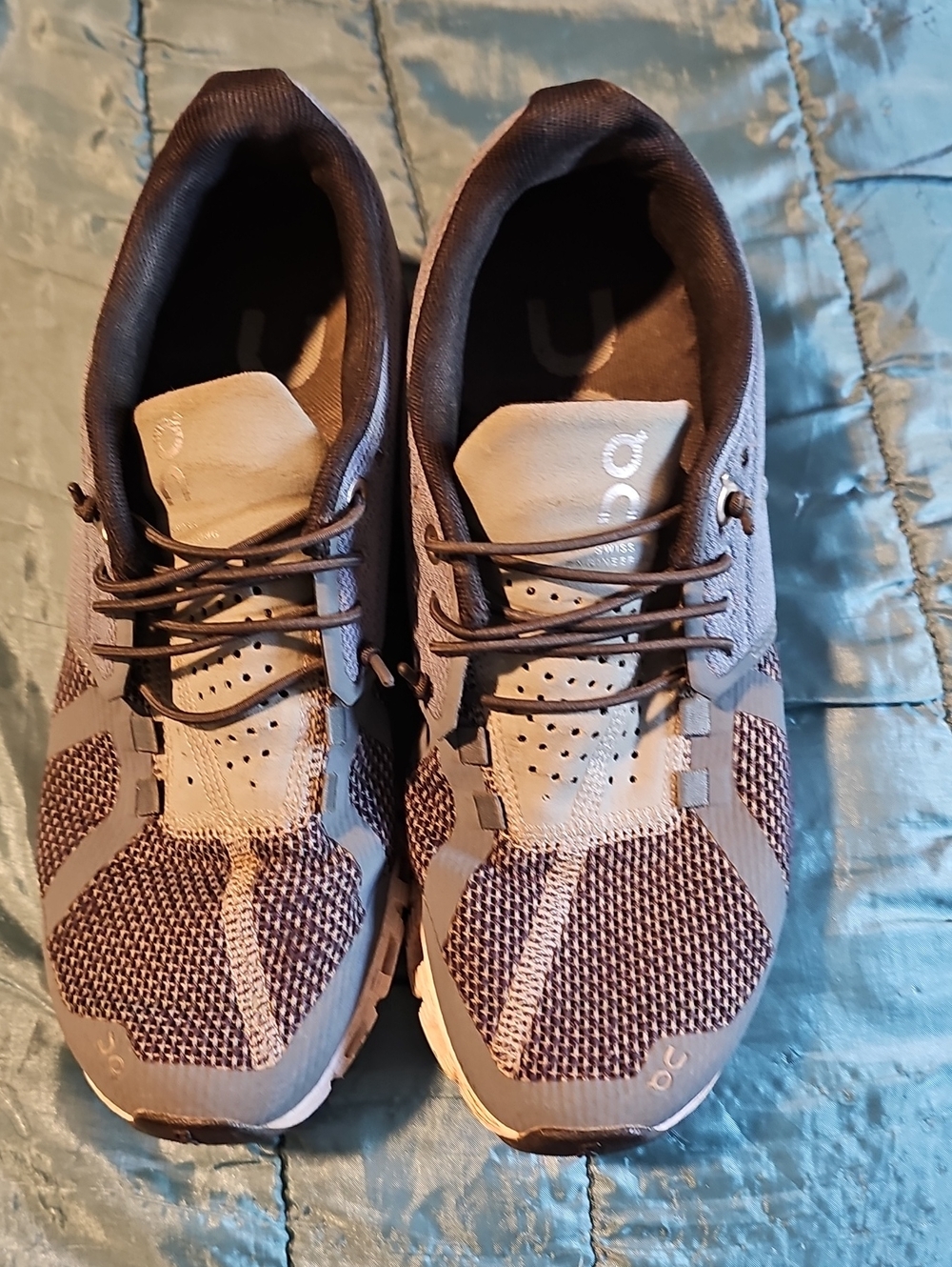 On Running Women Athletic Shoes in Gray and Navy